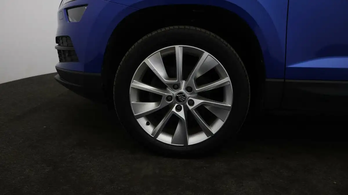 2021-skoda-karoq-15-tsi-se-l-big-17