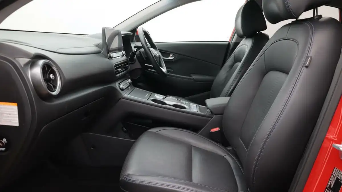 2022-hyundai-kona-e-ultimate-big-14