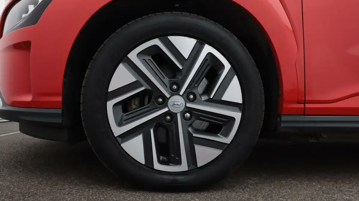 2022-hyundai-kona-e-ultimate-big-18