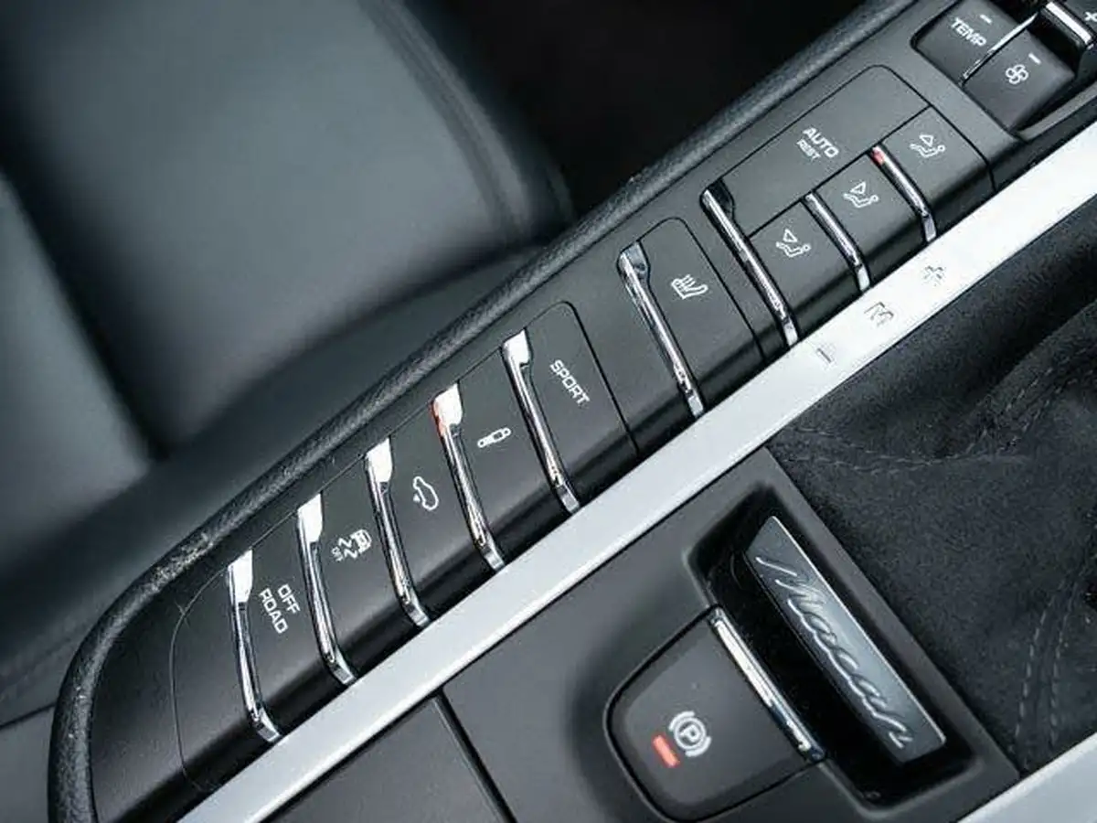 2020-porsche-macan-30-v6-s-big-36