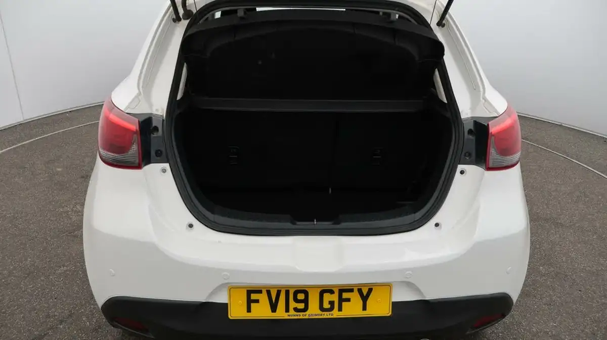 2019-mazda-mazda2-15-sport-nav-big-17