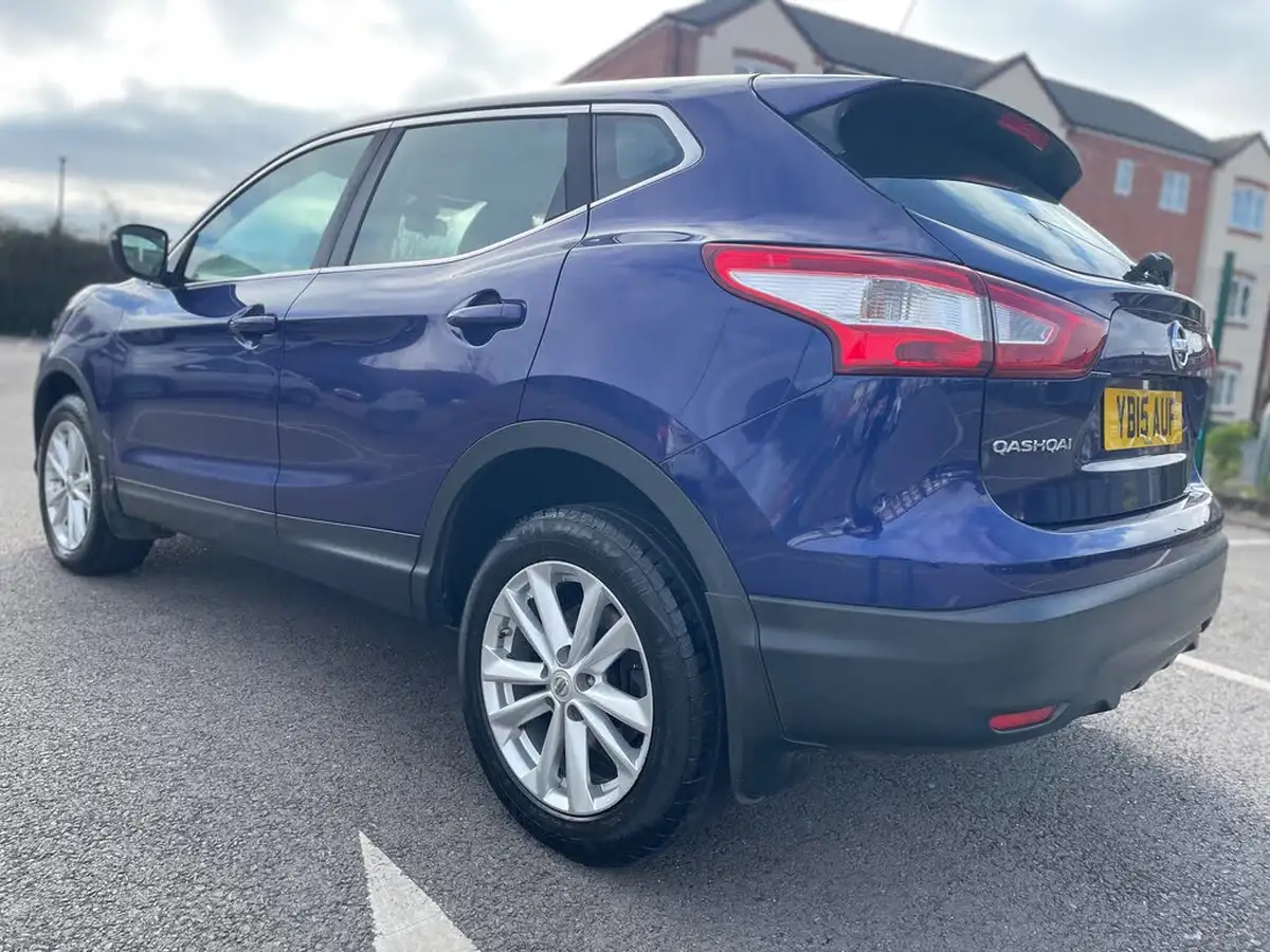 2015-nissan-qashqai-15dci-acenta-big-5