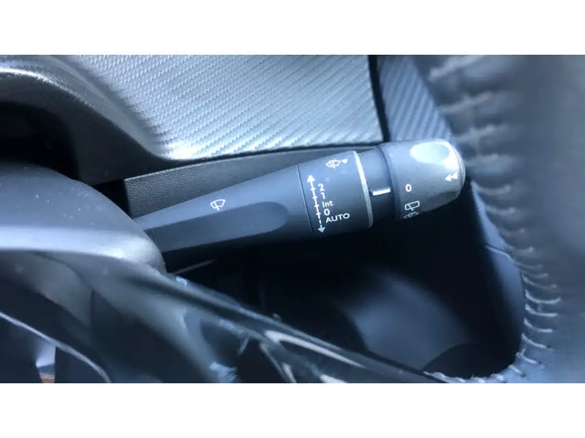 2021-peugeot-2008-suv-12-puretech-allure-premium-130bhp-big-29