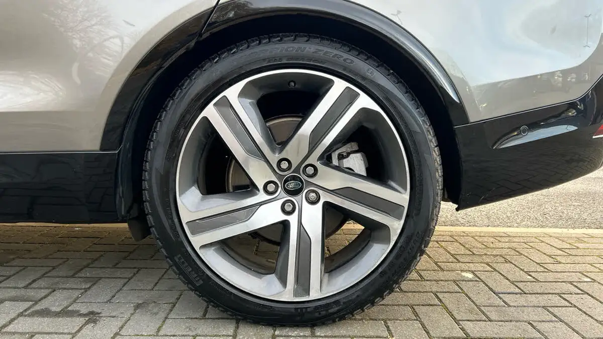 2021-land-rover-discovery-30-d300-r-dynamic-hse-big-7