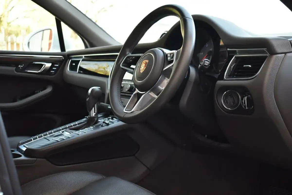 2015-porsche-macan-30td-s-big-1