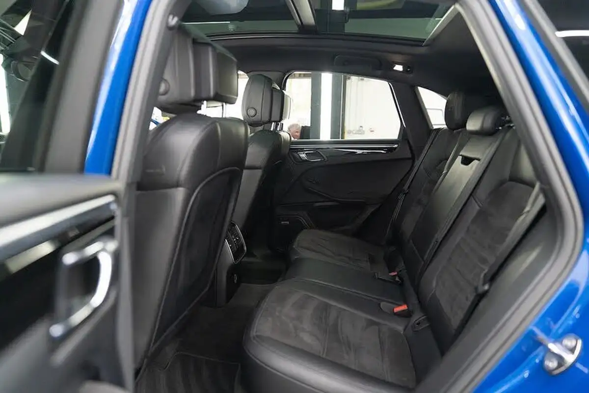 2016-porsche-macan-30-gts-big-9
