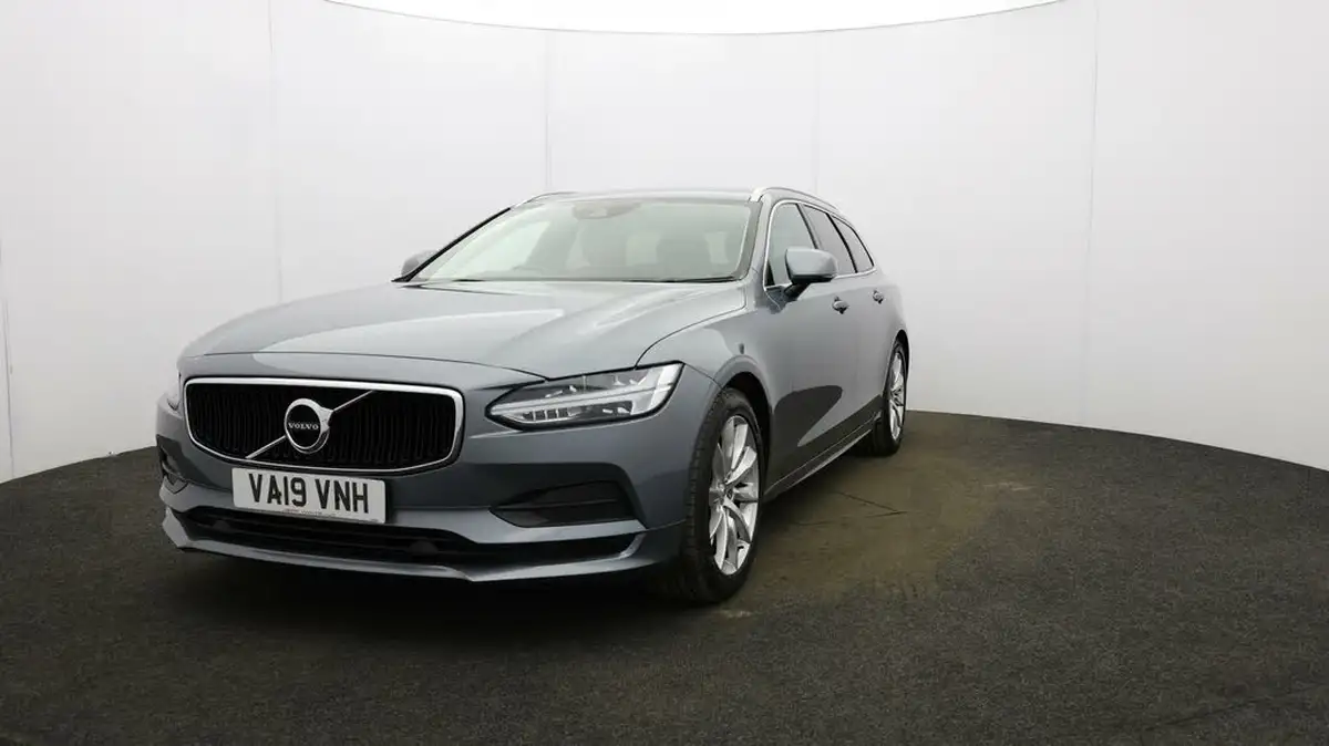 2019-volvo-v90-20-t4-momentum-big-23