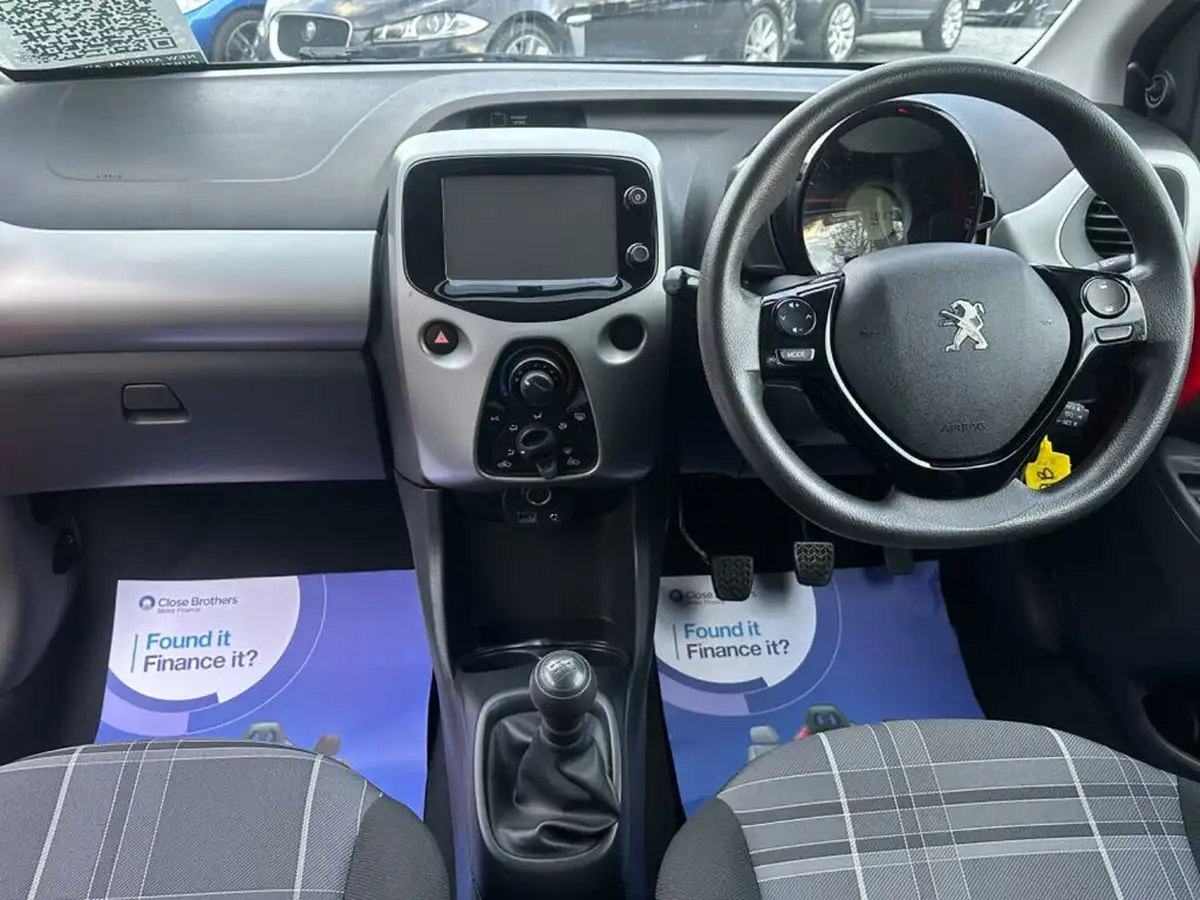 2017-peugeot-108-10-active-hatchback-3d-big-2