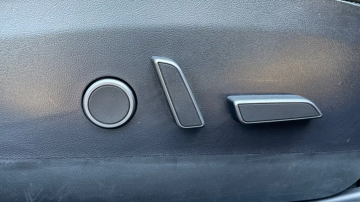 2020-tesla-model-3-e-long-range-big-25