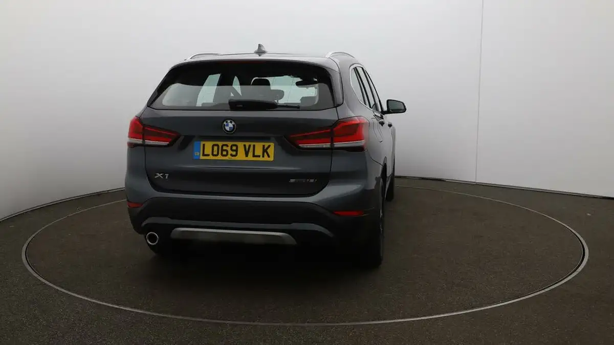 2020-bmw-x1-15-sdrive18i-xline-big-46