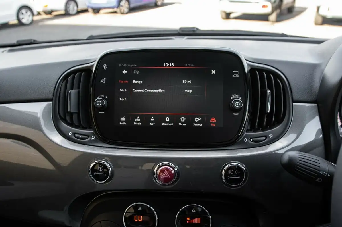 2022-fiat-500-10-dolcevita-big-27