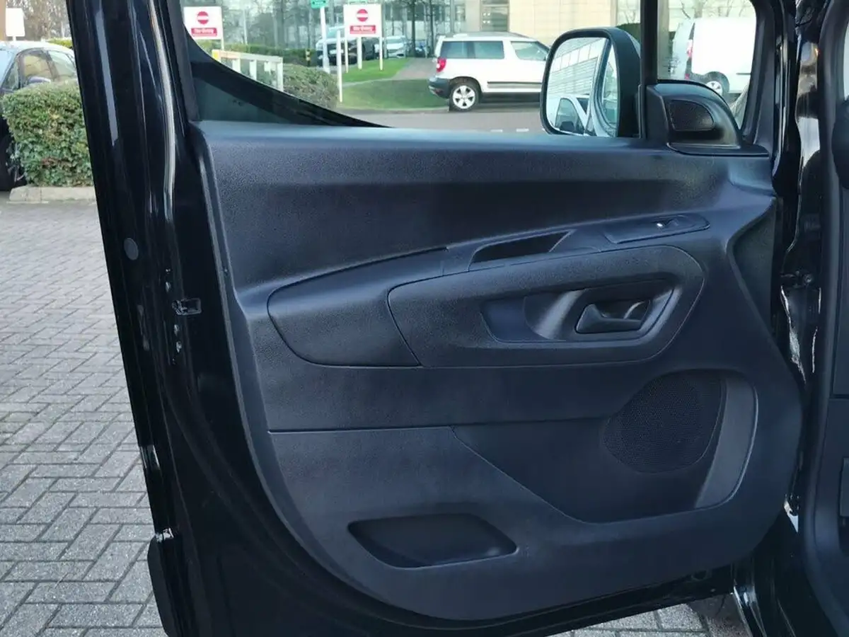 2023-peugeot-partner-e-750-professional-premium-50kwh-big-22