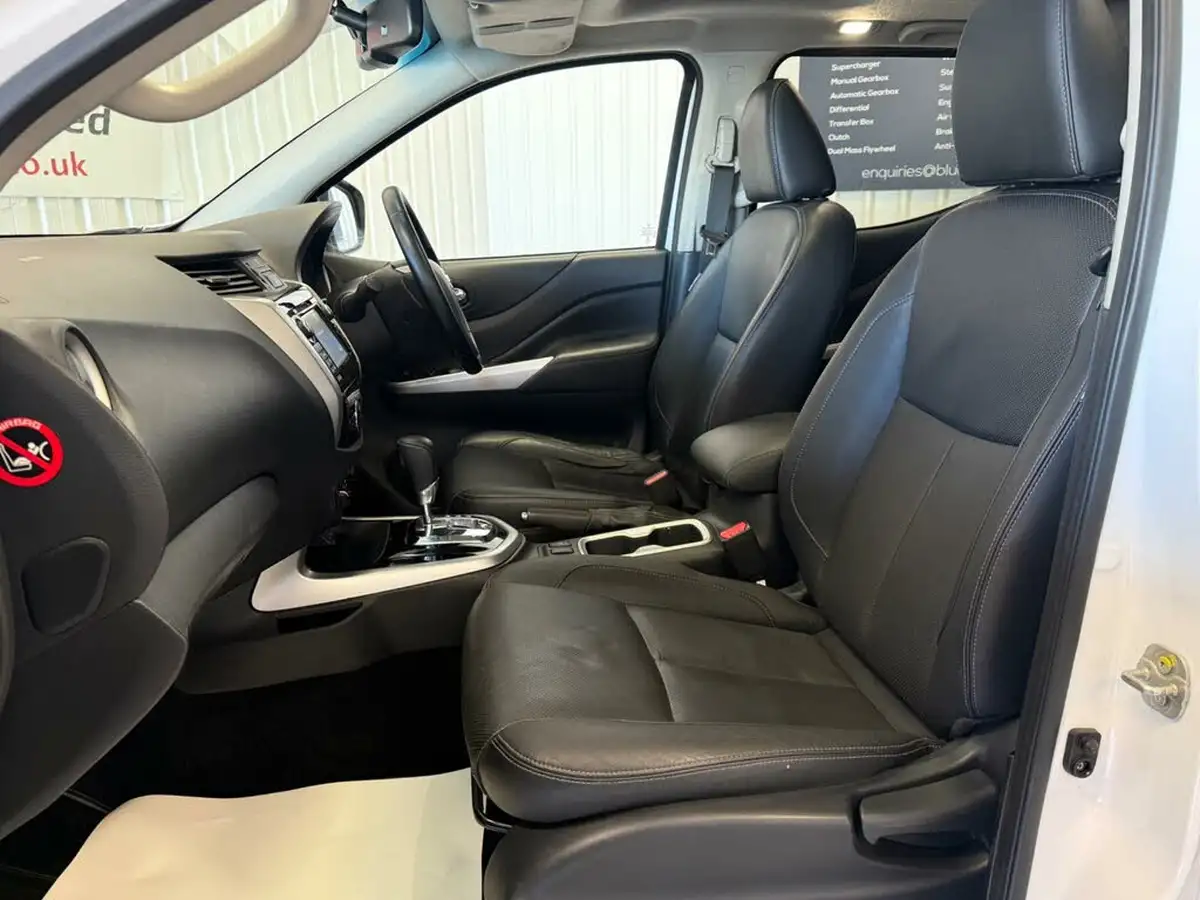 2019-nissan-navara-23dci-tekna-auto-big-7