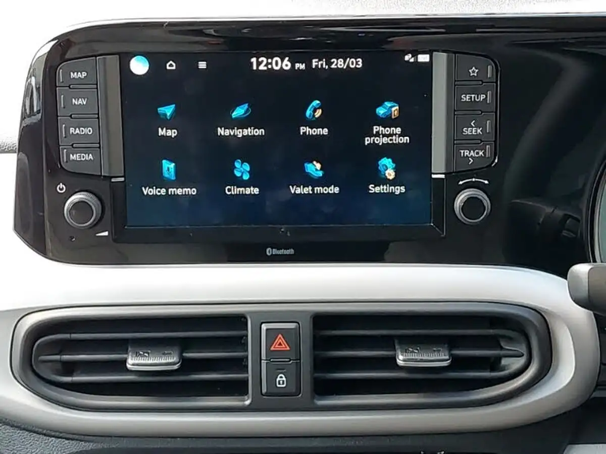 2025-hyundai-i10-12-premium-79ps-auto-big-12