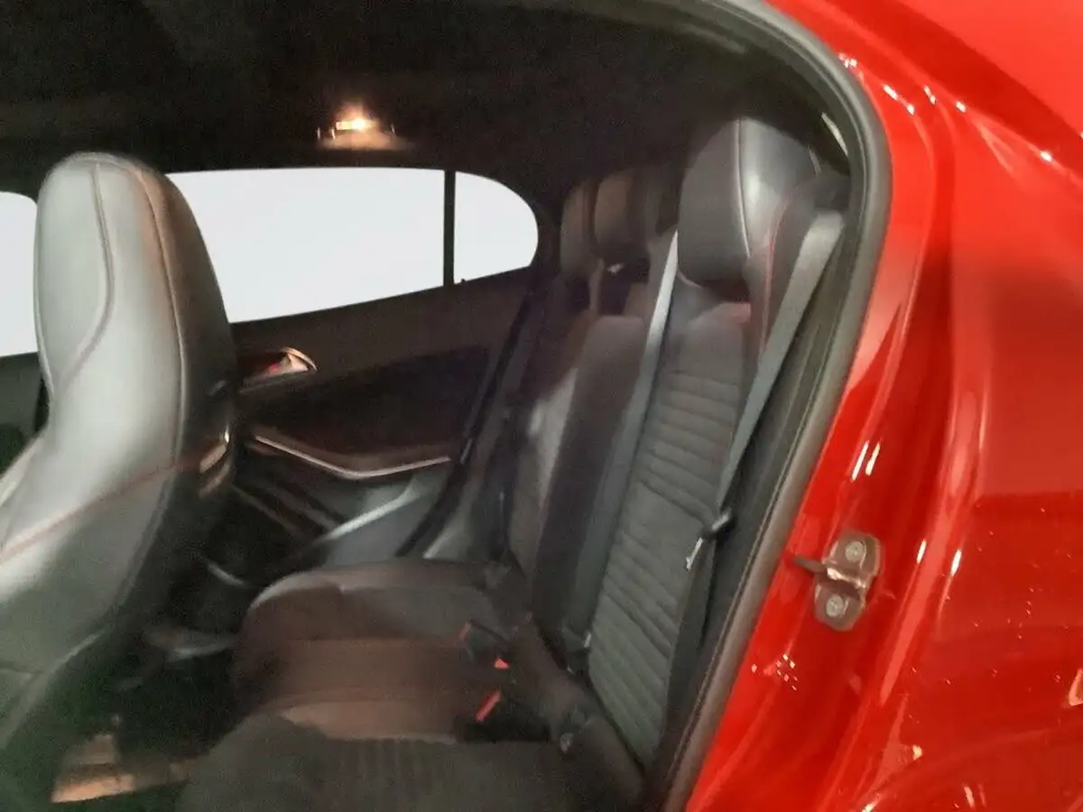 2020-mercedes-benz-gla-class-16-gla-200-amg-line-edition-plus-7g-dct-big-11