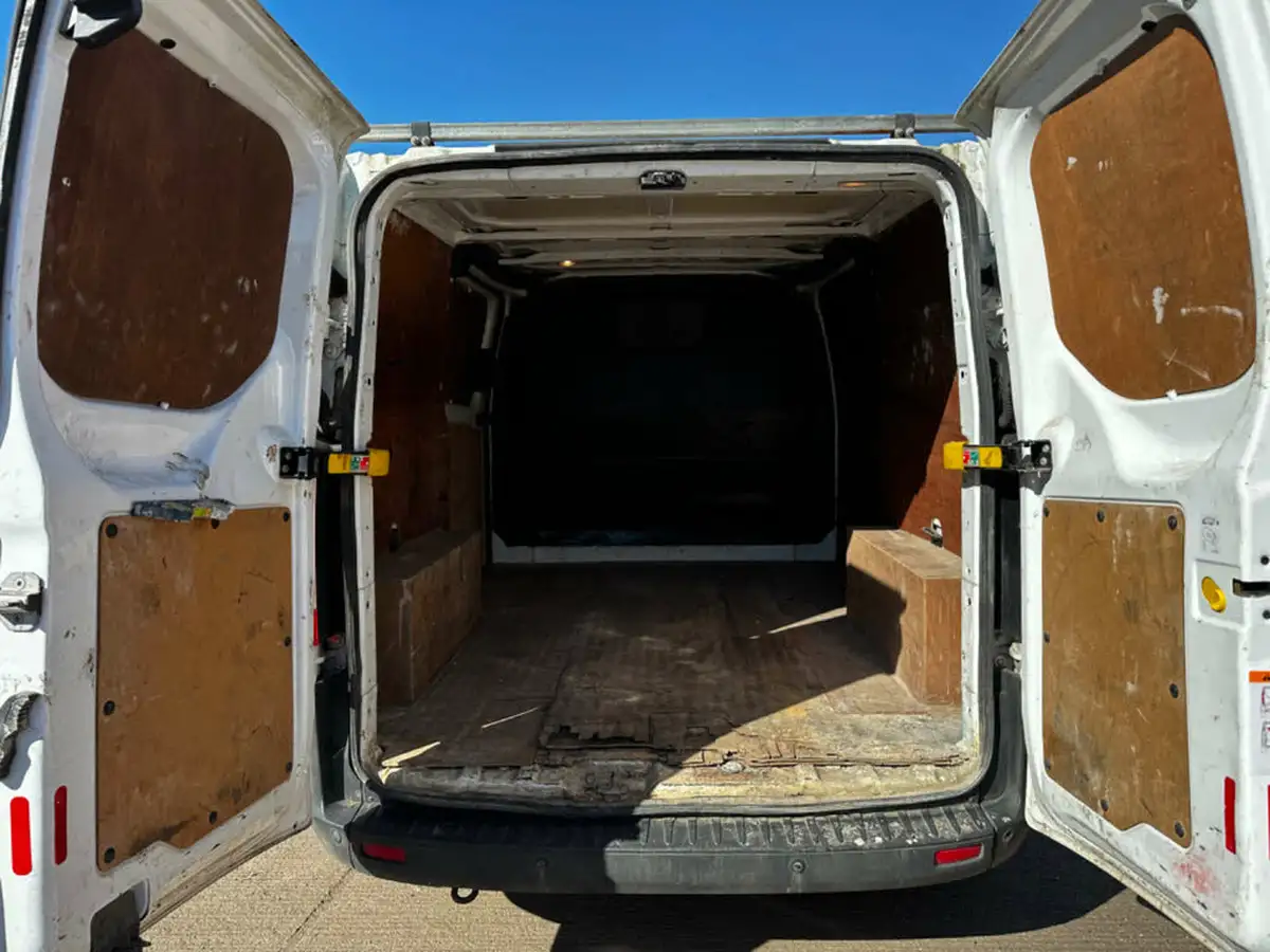 2015-ford-transit-custom-22tdci-270-l1h1-100ps-econetic-panel-van-big-6