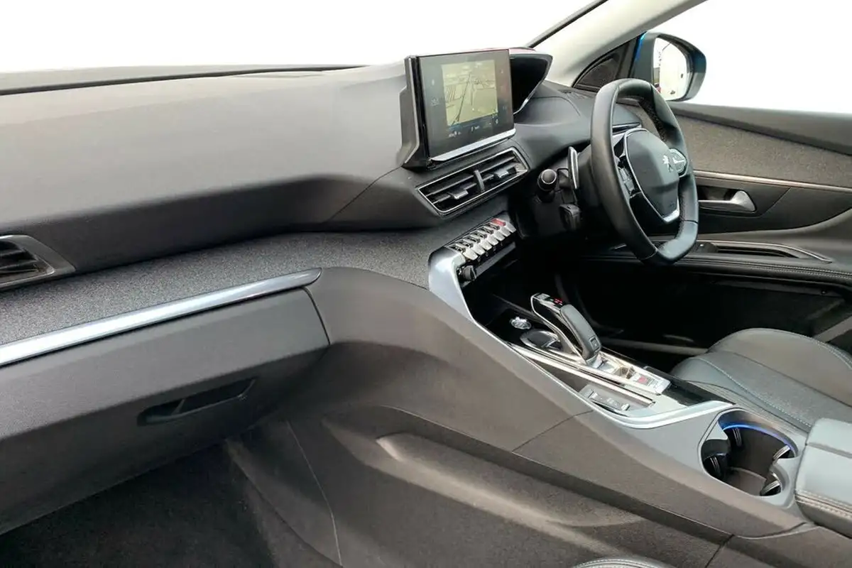 2021-peugeot-3008-suv-12-puretech-allure-premium-eat8-big-11