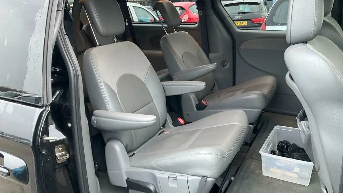 2007-chrysler-grand-voyager-28td-executive-xs-big-5