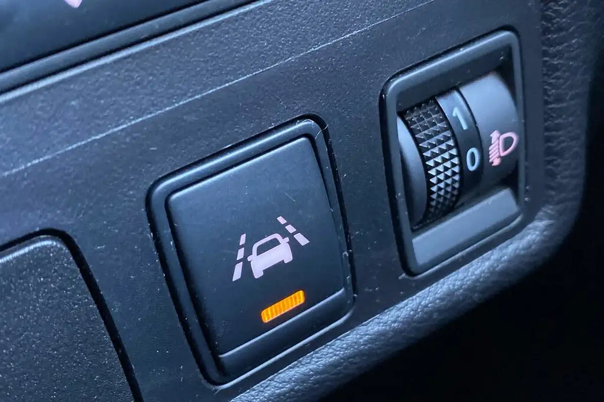 2018-nissan-micra-10-acenta-limited-edition-big-19