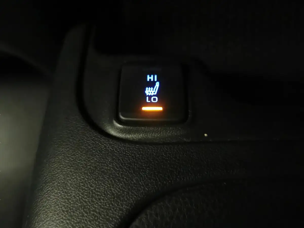 2021-toyota-corolla-18-vvt-i-icon-tech-spare-wheel-touring-sports-5d-big-17