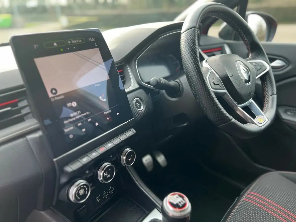 2022-renault-captur-13-tce-rs-line-big-37