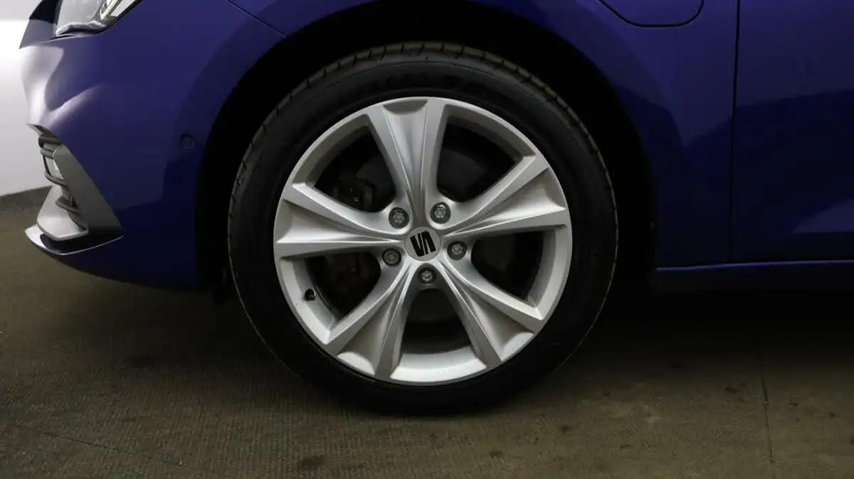 2020-seat-leon-14-e-hybrid-fr-hatchback-big-17