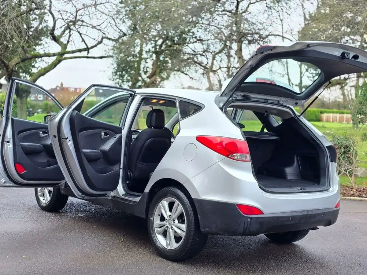 2011-hyundai-ix35-16-style-big-15