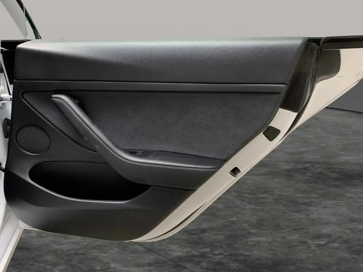 2022-tesla-model-3-e-long-range-big-26