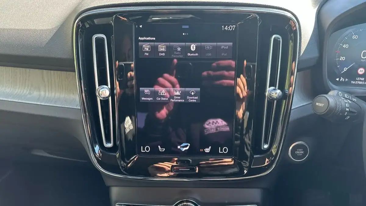 2021-volvo-xc40-15-t5-inscription-pro-258bhp-big-46