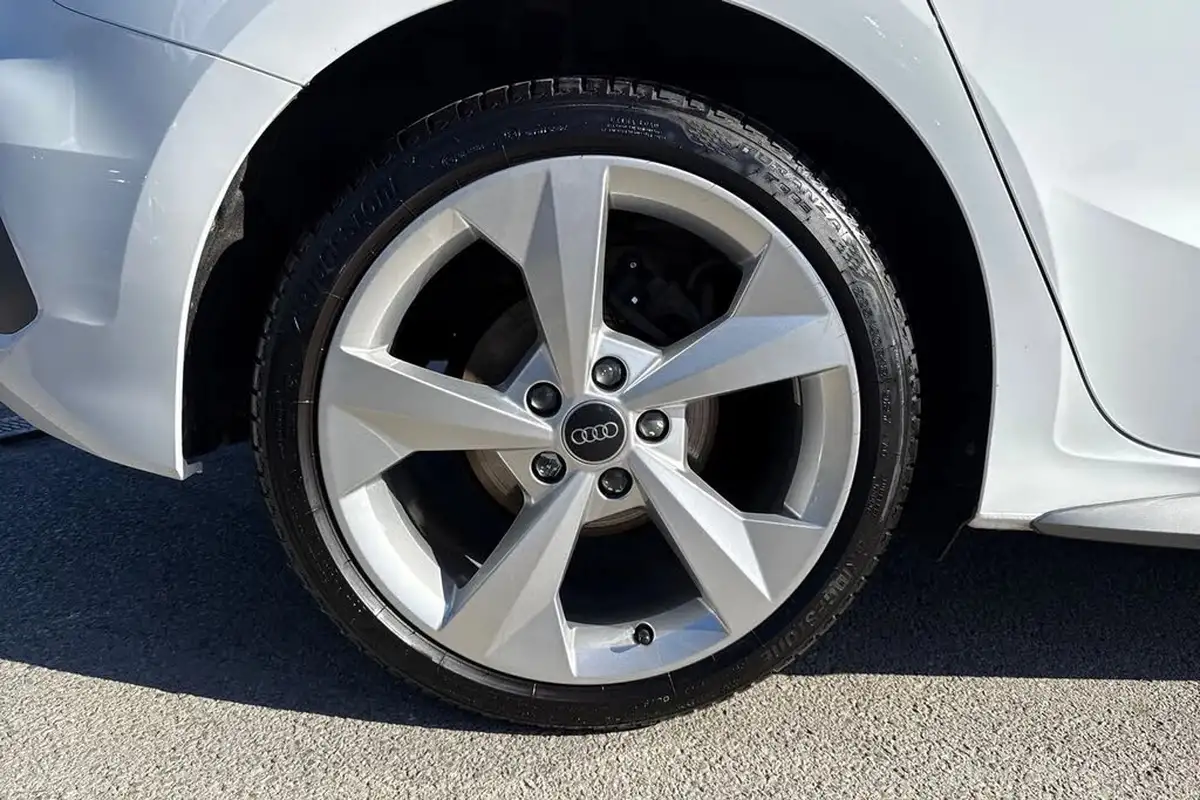 2023-audi-a3-10-30-tfsi-s-line-sportback-5d-big-10