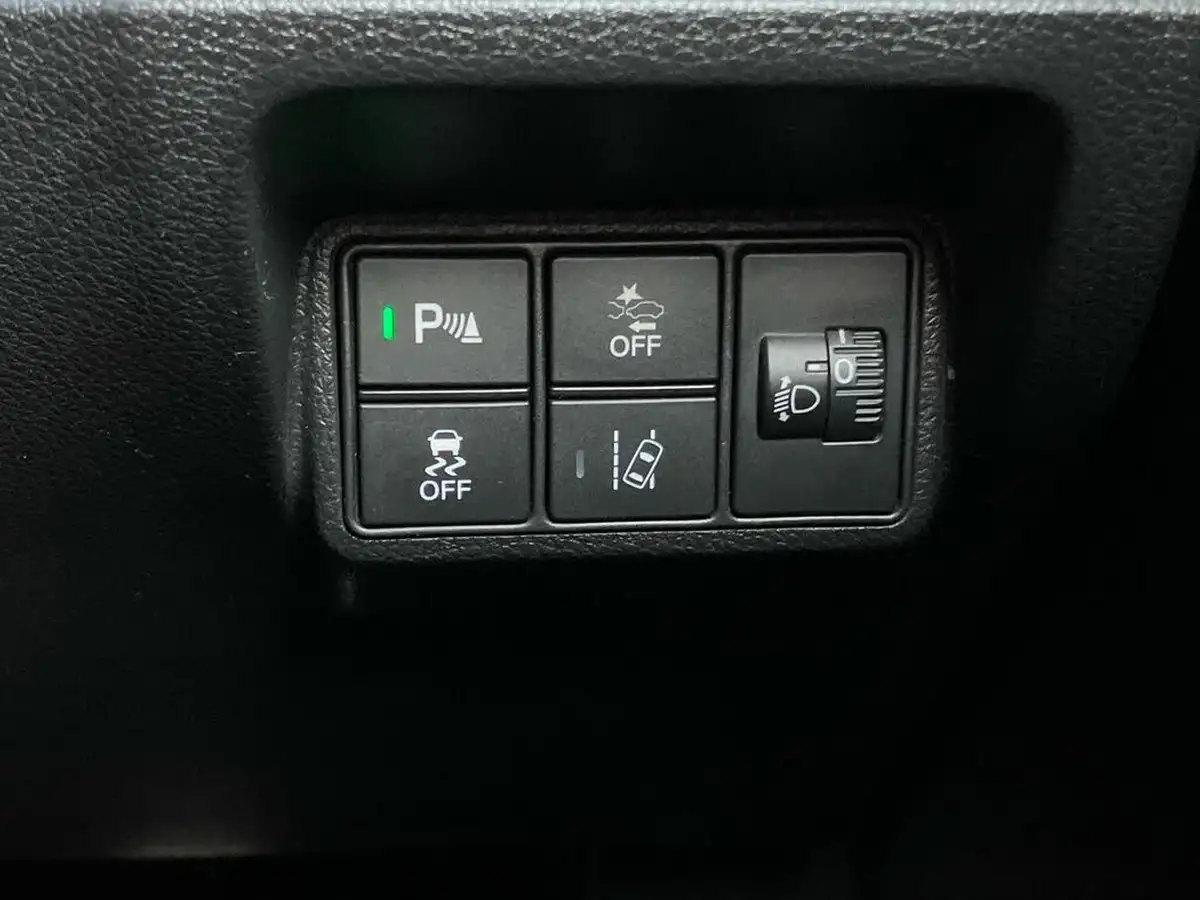 2018-honda-civic-16-i-dtec-sr-hatchback-5d-big-26