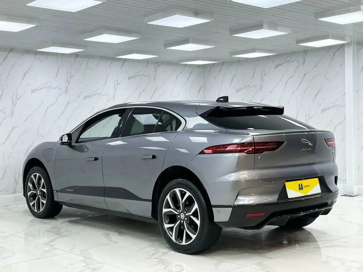 2020-jaguar-i-pace-ev400-hse-big-8