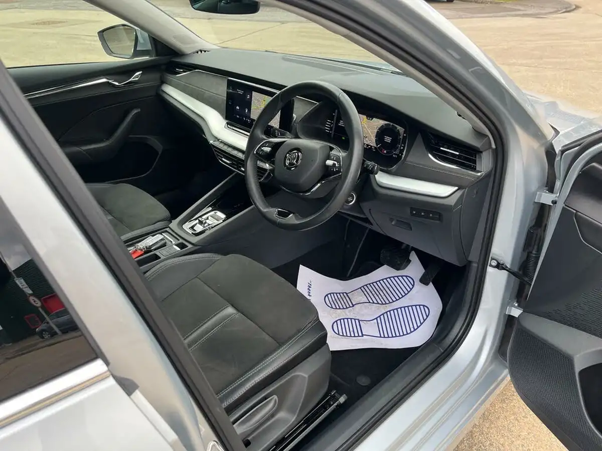 2023-skoda-octavia-20tdi-se-l-150ps-hatchback-dsg-big-18