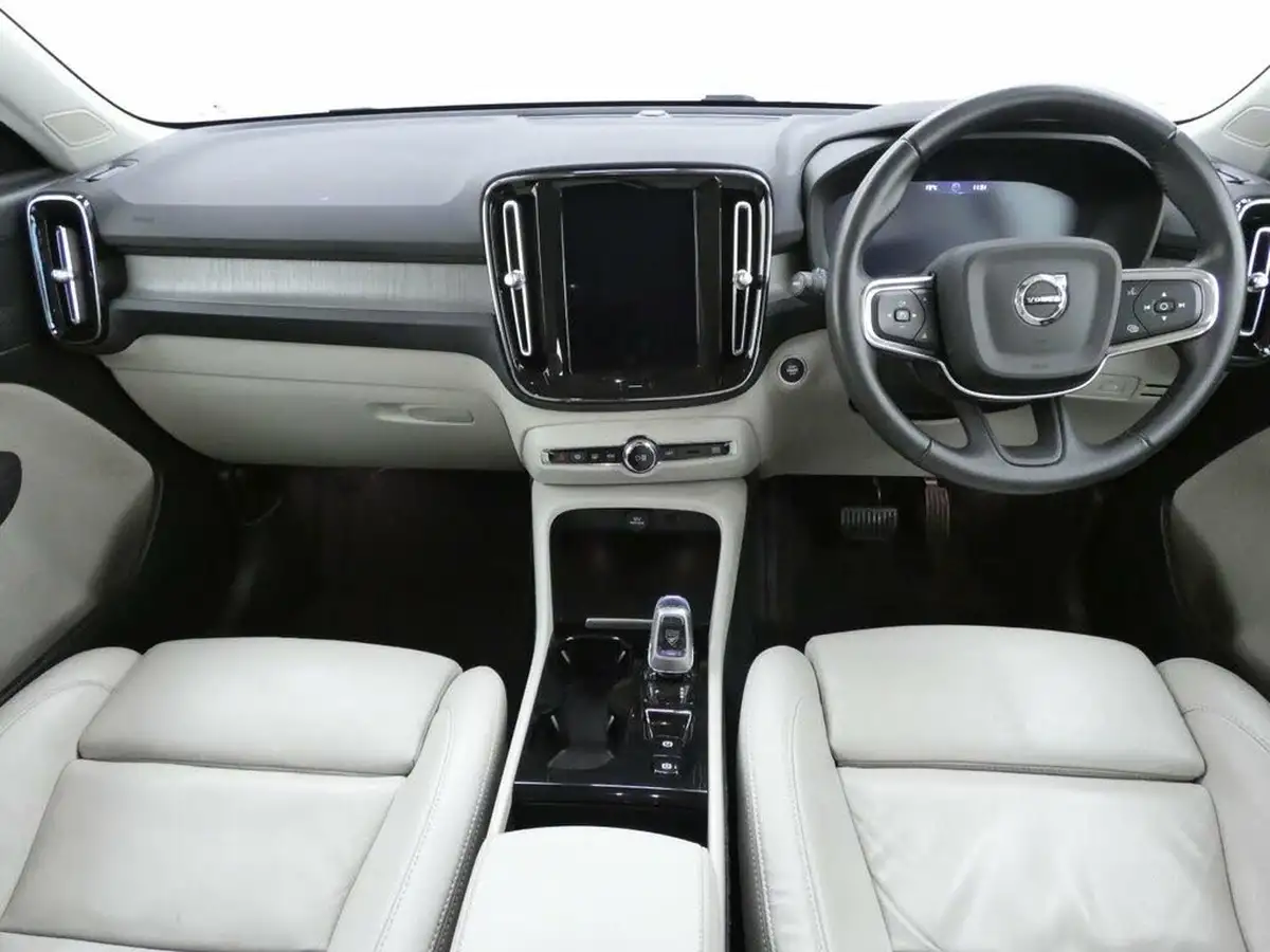 2021-volvo-xc40-15-t3-inscription-pro-161bhp-auto-big-1