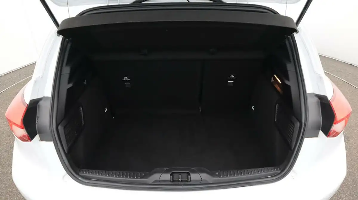 2020-ford-focus-15t-st-line-hatchback-big-17