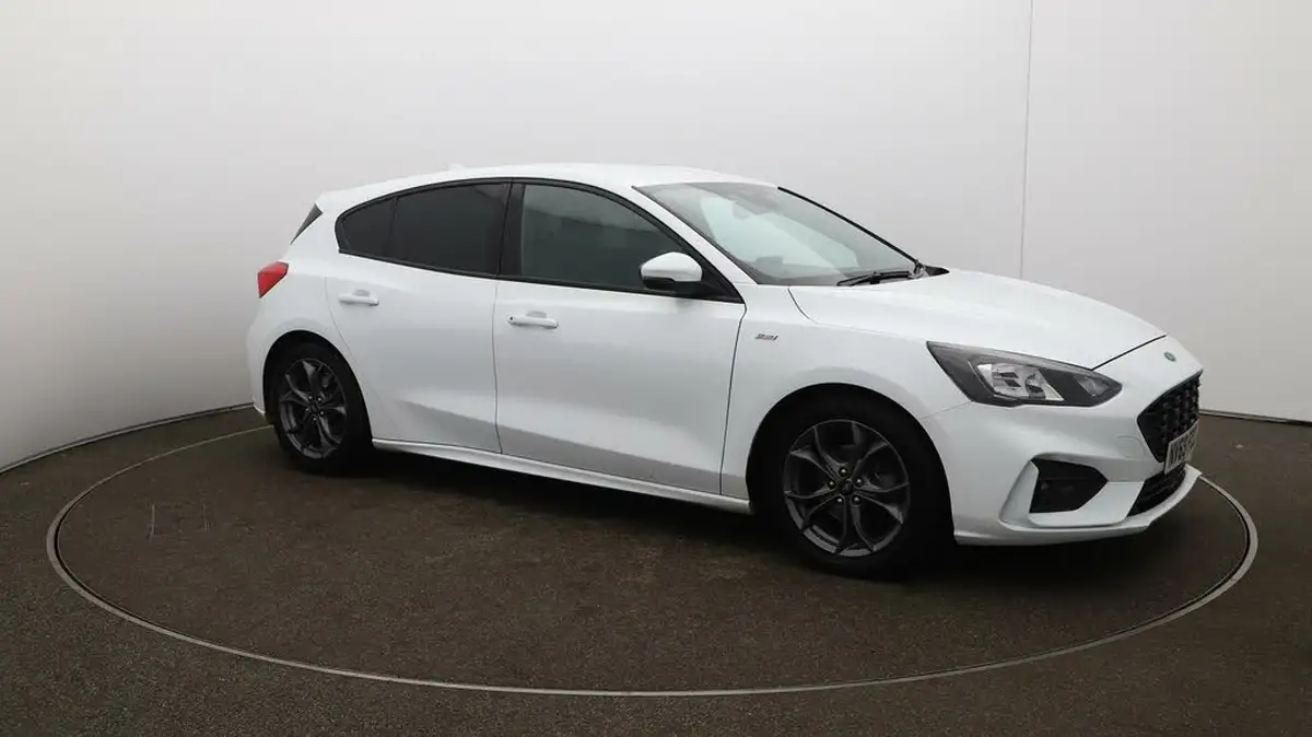 2020-ford-focus-15t-st-line-hatchback-big-35