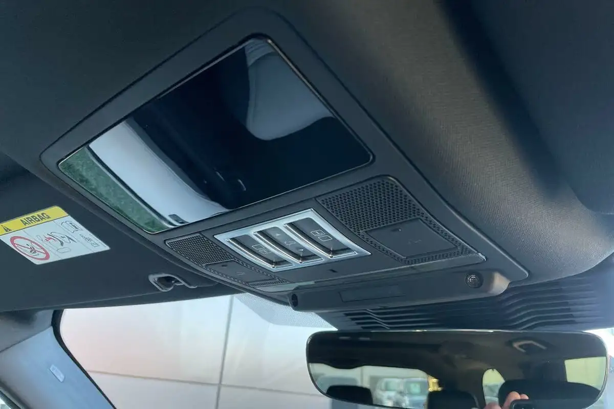 2022-land-rover-discovery-30-d300-r-dynamic-se-big-43