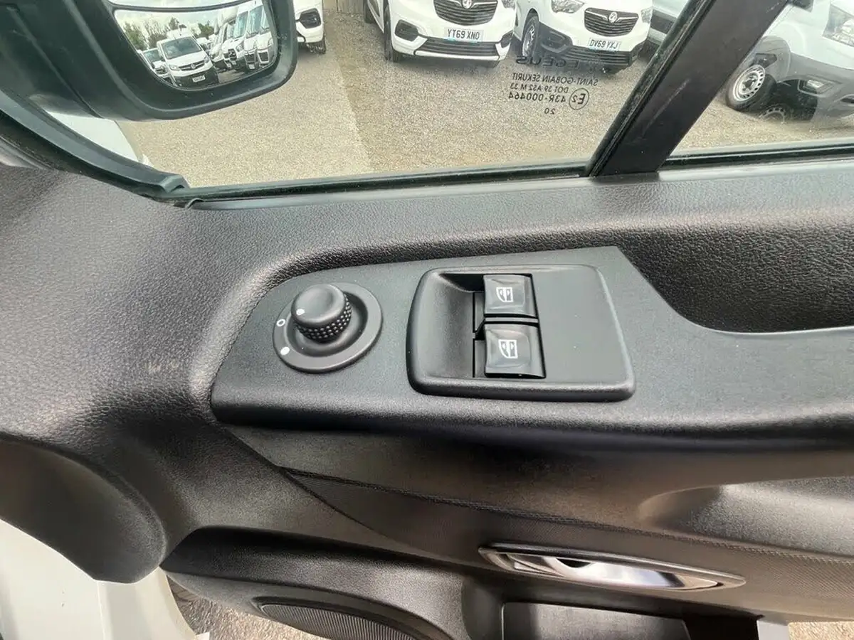 2021-renault-trafic-20dci-ll30-energy-120-sport-big-24