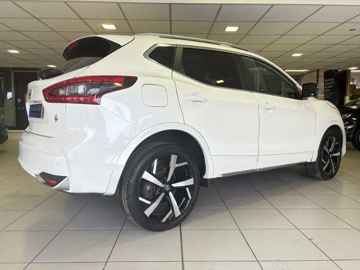2020-nissan-qashqai-13-dig-t-tekna-160ps-19in-alloys-dct-big-3
