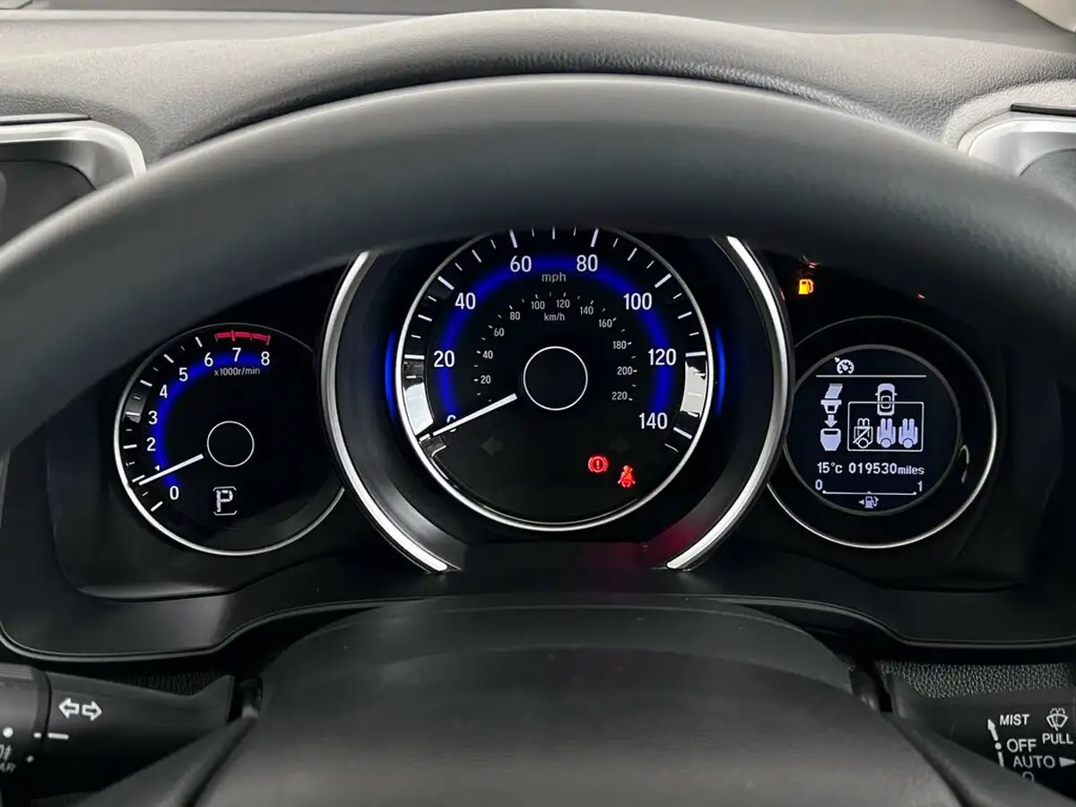 2018-honda-jazz-13-i-vtec-s-cvt-big-18