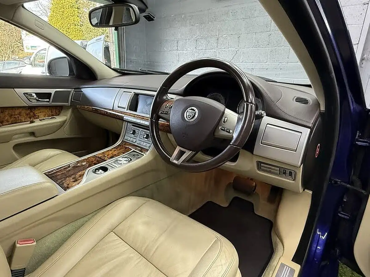 2009-jaguar-xf-30td-luxury-big-18