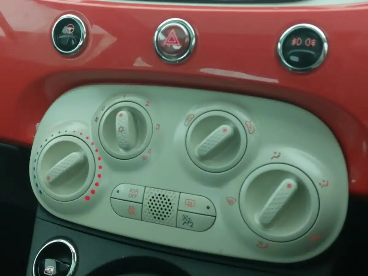 2021-fiat-500-10-lounge-big-14