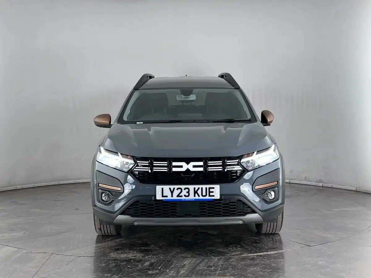 2023-dacia-jogger-10-tce-extreme-big-4