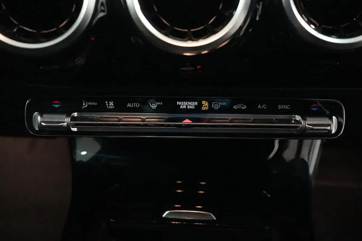 2021-mercedes-benz-a-class-13-a180-amg-line-executive-hatchback-5d-7g-dct-big-34