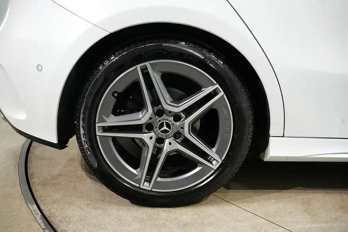 2021-mercedes-benz-a-class-13-a180-amg-line-executive-hatchback-5d-7g-dct-big-12