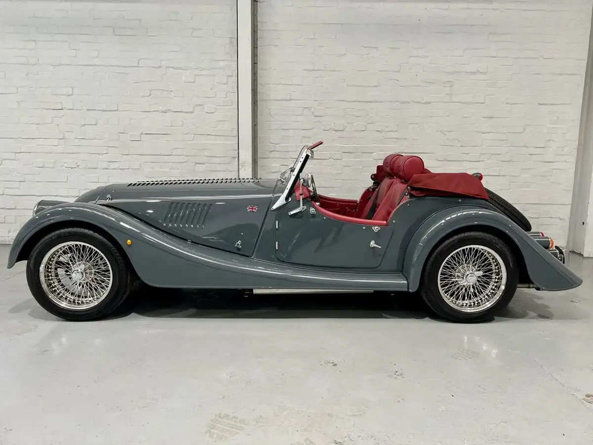 2020-morgan-roadster-37-big-3