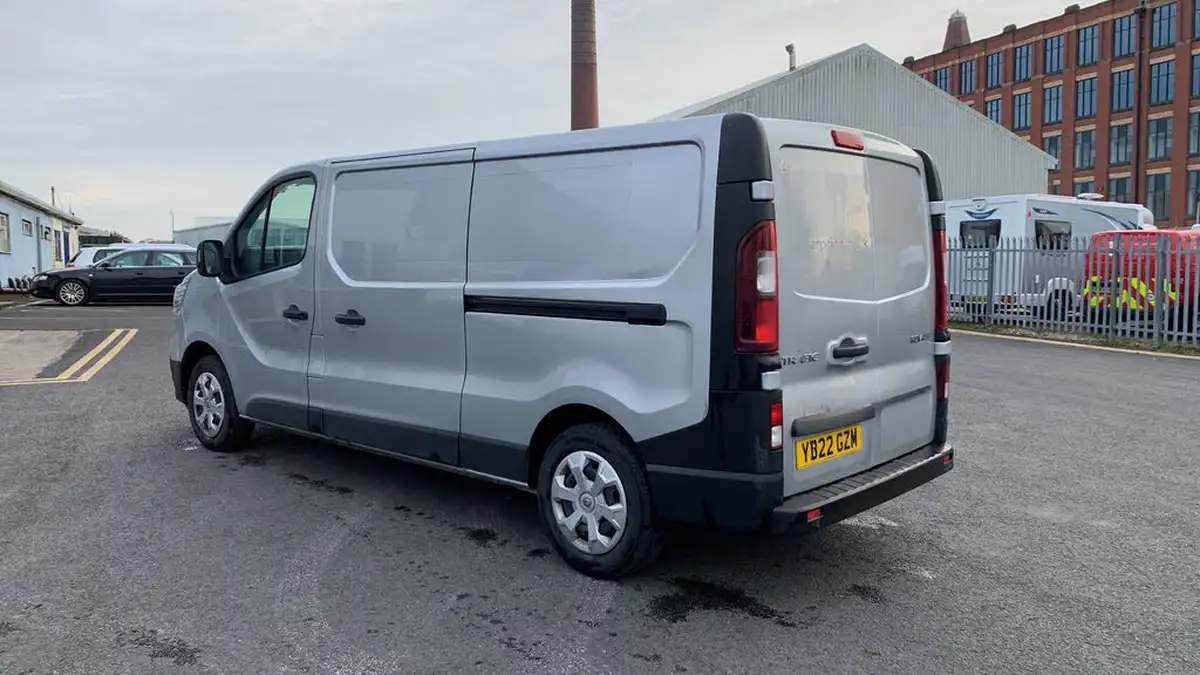 2022-renault-trafic-20dci-ll30-130-business-panel-big-4