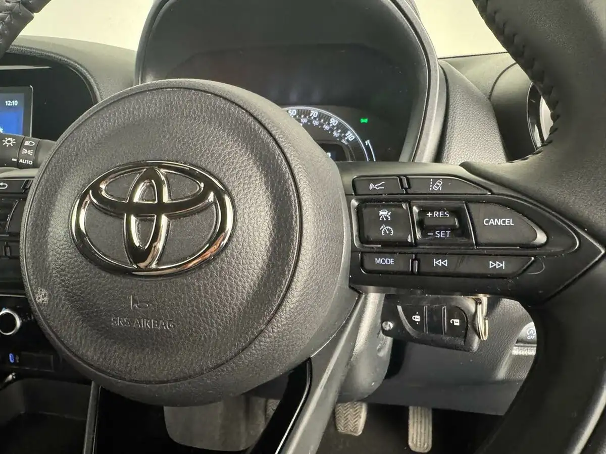2024-toyota-aygo-x-10-vvt-i-edge-big-18
