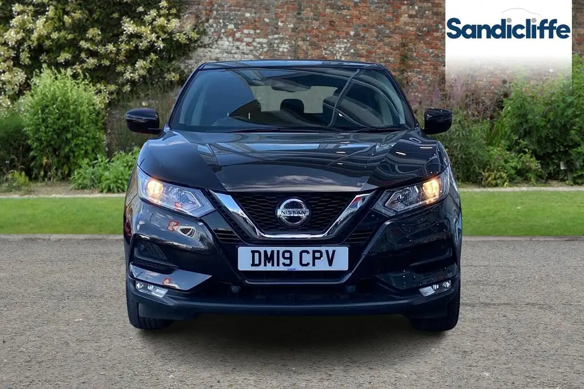 2019-nissan-qashqai-15dci-acenta-premium-17in-alloys-dct-big-6