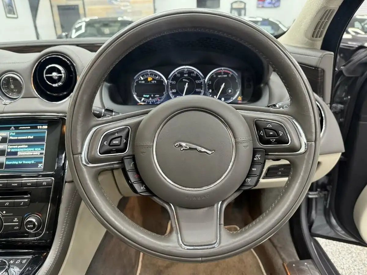 2014-jaguar-xj-series-30td-xj-portfolio-swb-auto-big-21